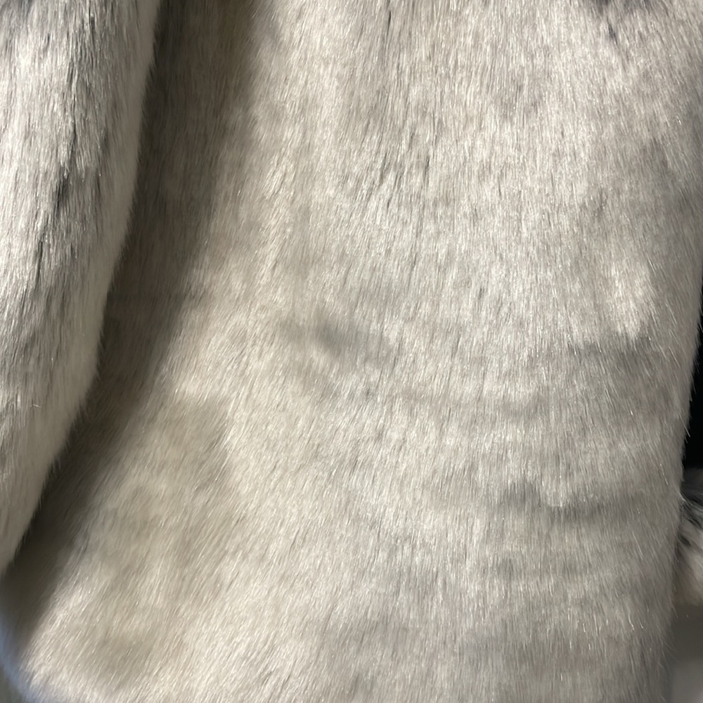 Krisa Camila Faux Fur Jacket in Glacial - Picture 3 of 6